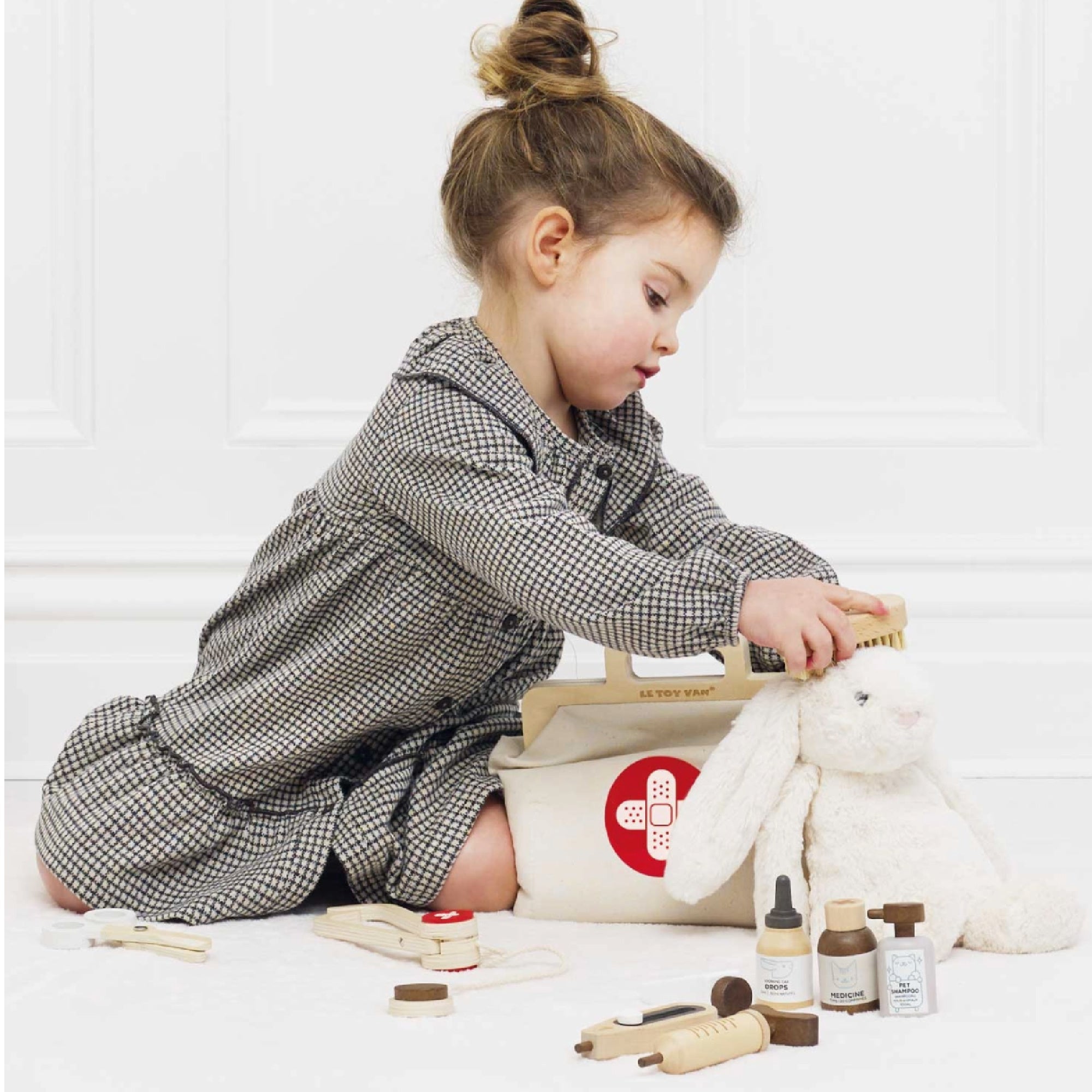 Wooden Animal Vet Set